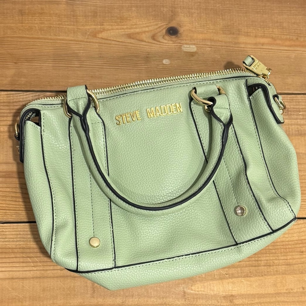 Steve Madden Mint Green Pebbled Leather Handbag with Gold Hardware